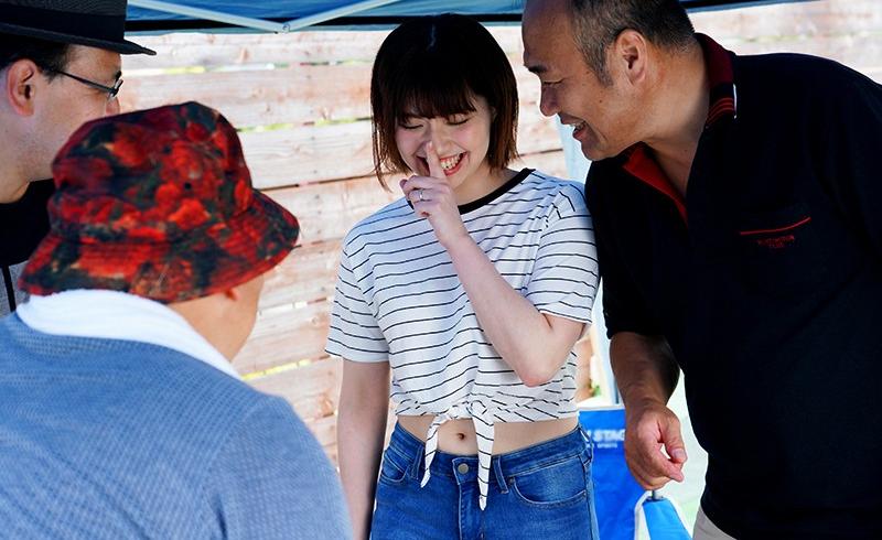 bốp quậy sex JUL-319_Cô vợ trẻ dâm dục và 2 bác hàng xóm Nozomi Ishihara